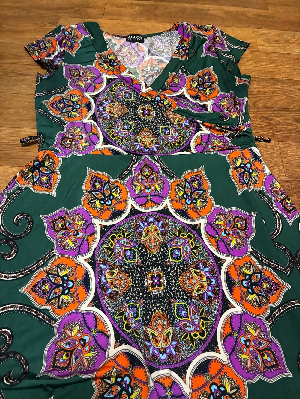 Women’s ALLOY Vibrant Green Dress with Purple & Orange Medallion Print Size M